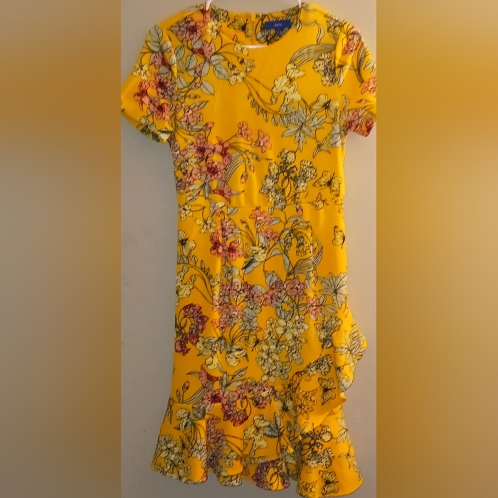 💛🦋NBW APT. 9 YELLOW FLORAL/BUTTERFLY DRESS🦋💛 - Picture 1 of 2